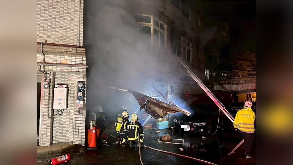 楊梅民宅深夜惡火7人受困 1女急跳花圃驚險逃生