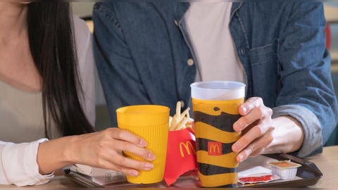 麥當勞「內用環保杯」擦出黑垢　中市府：查無違規