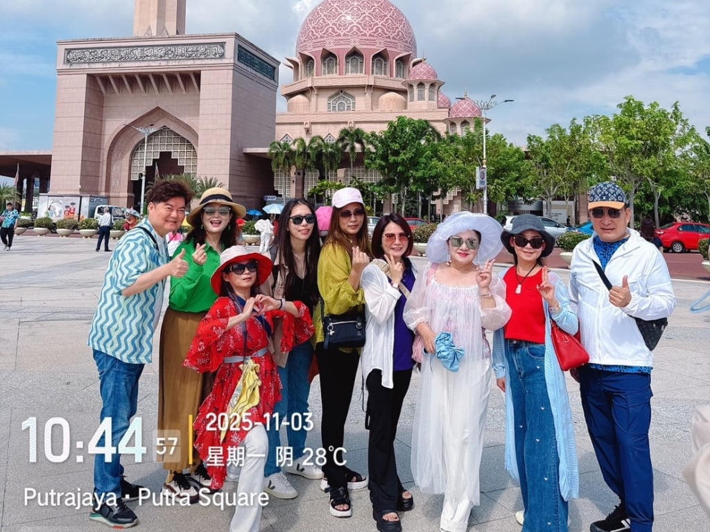 70歲白冰冰國外開唱！台粉絲包車應援 整團全是「董座貴婦」超猛