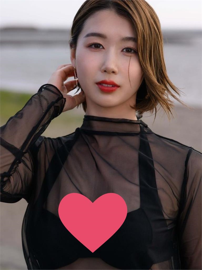 人妻出道拍AV讓人忍不住「狂回頭」！片商大讚封「5度見」美人