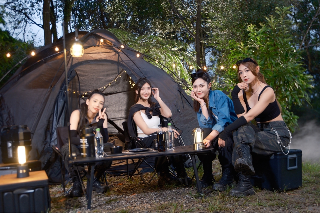 金志遙出道30年為女團「SVETA心動女孩」獻出第一次!親自執導MV「天王造型」致敬郭富城