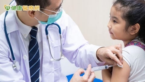 聖誕跨年恐迎傳播高峰！疾管署急加購15萬劑公費流感疫苗　對象再放寬