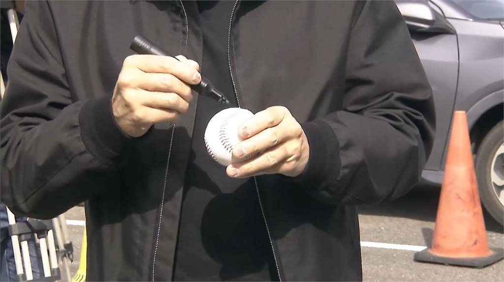 快閃26小時見朋友！　黃仁勳：張忠謀狀態很好