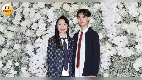 李靚蕾低胸禮服「飄」進邱澤許瑋甯婚禮　吳姍儒稱「21世紀以來沒看過這麼好看的新人」