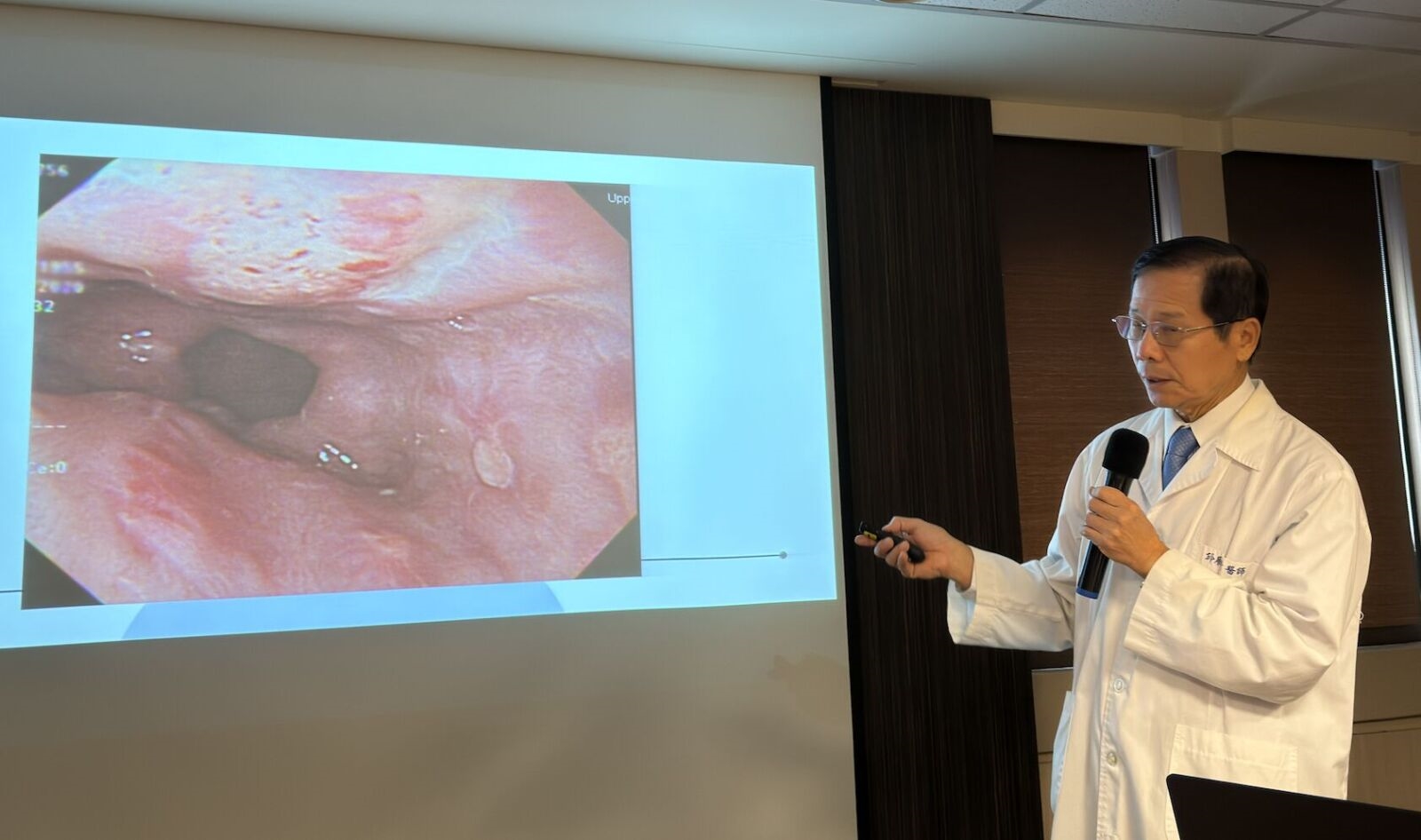 養生魔人「日吞20顆保健品」卻胸悶胸痛 竟吃出食道潰瘍！ 11