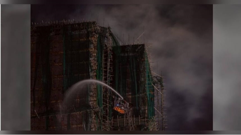 香港惡火近百死! 住戶嘆「因長期裝修不知失火」:管理員逐戶敲門救命