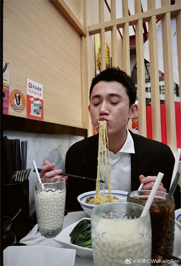 吳慷仁中國「清涼照」遭公開全放送!本人驚恐喊「我的天」網嗨:這能免費看