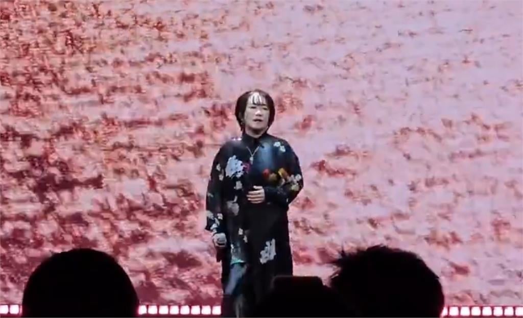 《海賊王》歌手上海演出突遭「熄燈卡歌」！大槻真希傻眼反應曝⋯本人無奈發聲