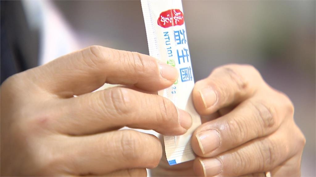 紅翅膀舞動希望!唐玲復刻20年前造型 為癌友加油打氣