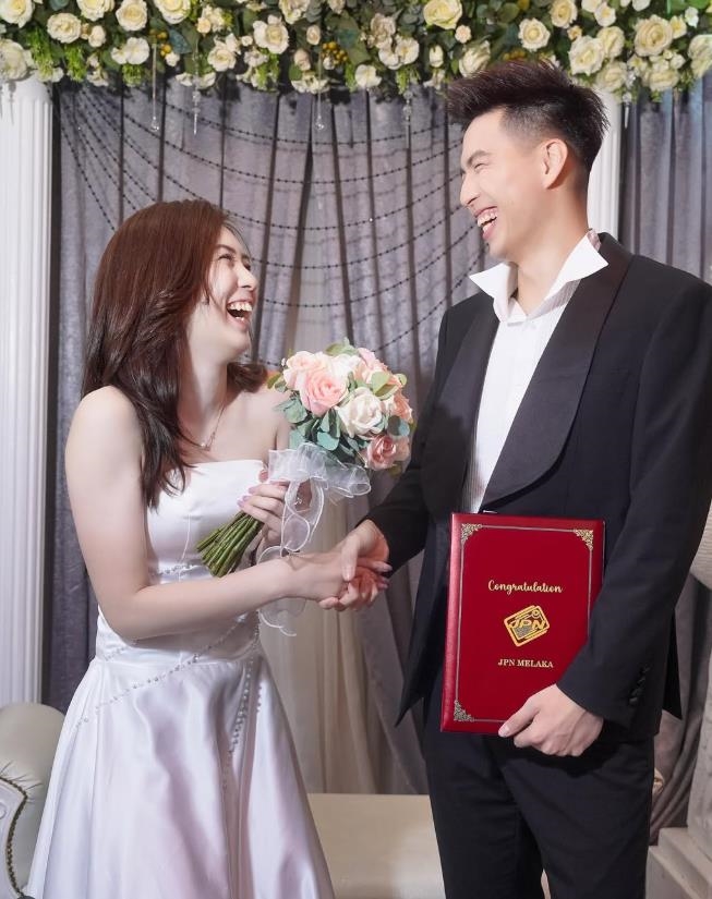 羽球(影)/日「空靈女神」大堀彩新娘超美!遵華人傳統下嫁大馬好手王耀新影片曝