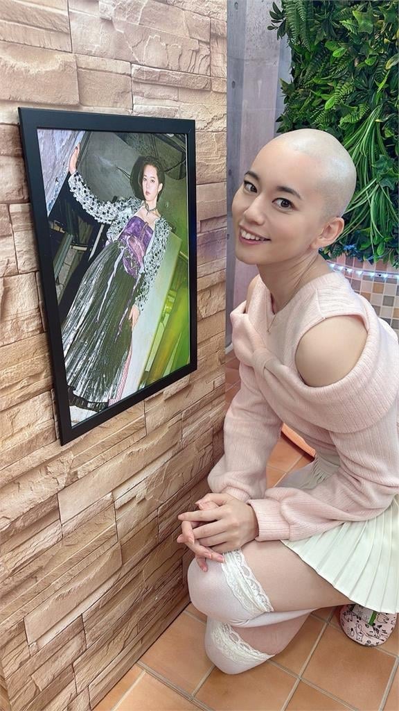 日本暗黑女神「全剃光」私密畫面曝　認想吸引關注「大膽動作」嚇壞粉絲