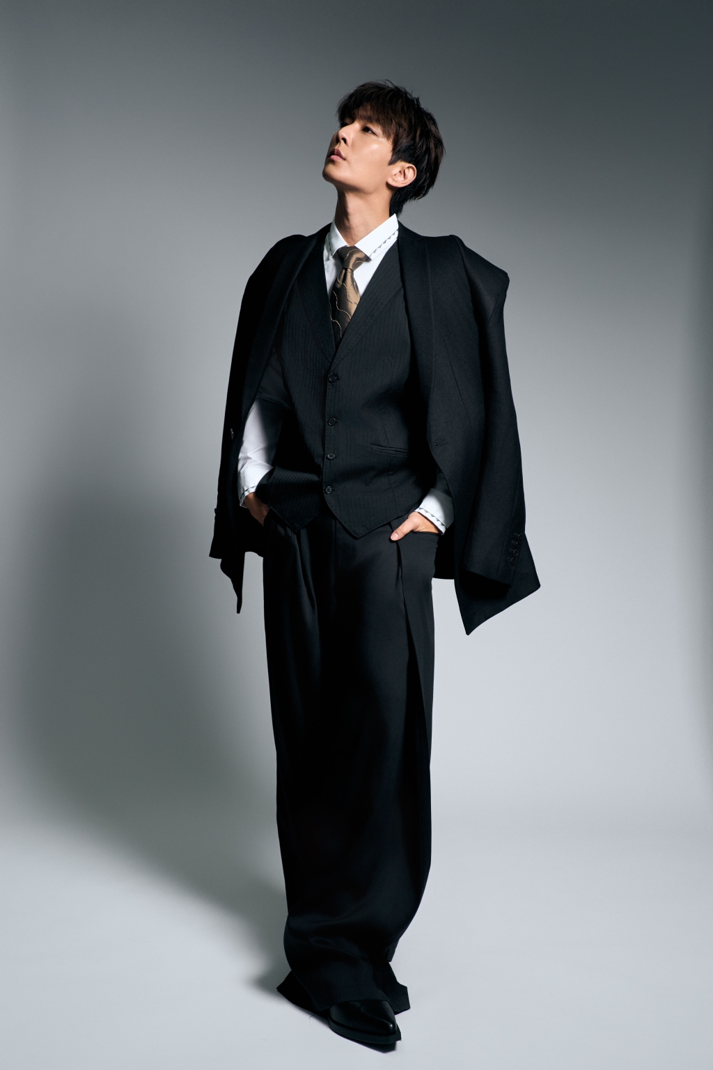 炎亞綸飛泰國宣布回歸「一身分」 再曝生涯新挑戰:沒有放棄自己