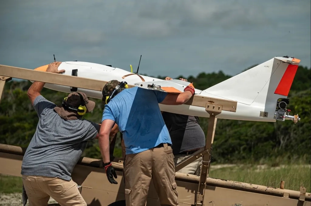 在「蒼蠅拍行動」中，1架無人靶機已準備就緒。（取自美國陸軍）