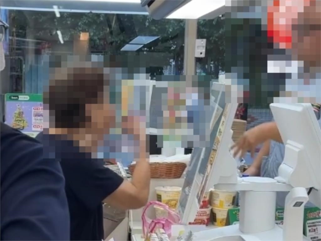 天母阿嬤狂拗店員「退貨關東煮、放回去滷」曝…網諷：當美式賣場？