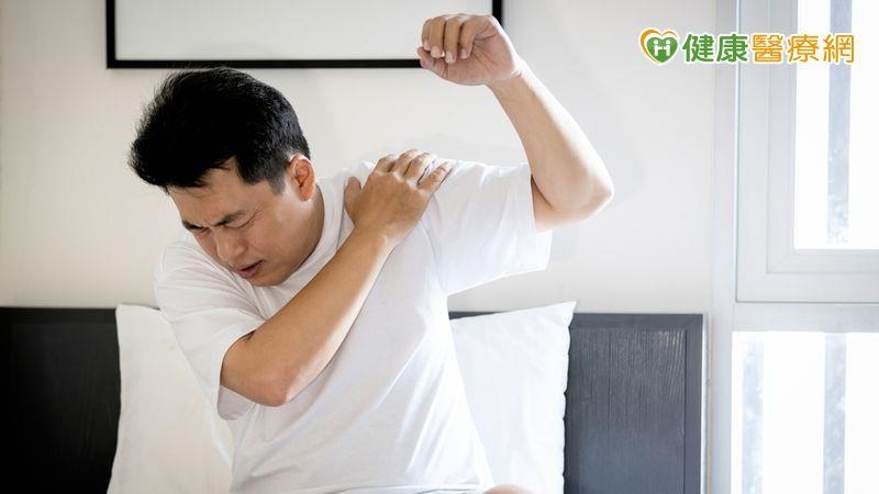 慢性疼痛找不到病灶？醫：可能是「傷害可塑性疼痛」找上門