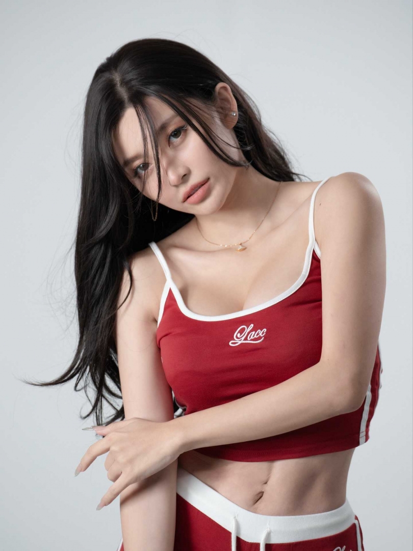 自認孤軍奮戰的祈錦鈅希望大家多發工作給她。（圖／翻攝自祈錦鈅臉書）