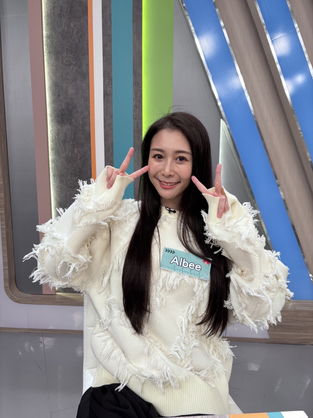 (影)／冬天進補過頭 Albee補到流鼻血 呂文婉吃到口腔破皮？