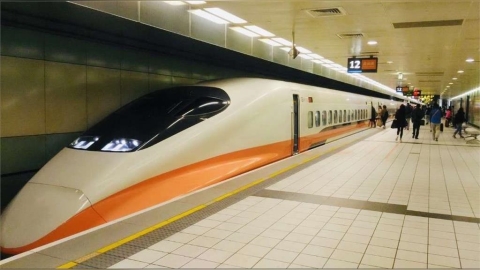 高鐵全線通訊系統異常 列車延誤、臨時停在隧道