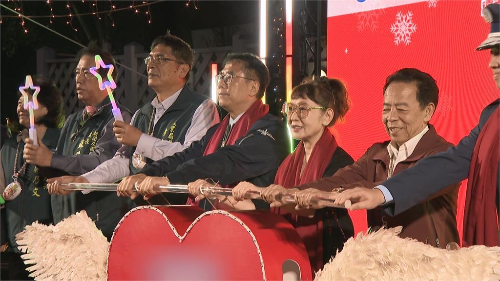 台南大遠百耶誕公益點燈　邀偏鄉學童同樂　帶動購物節買氣