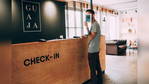 網友批飯店11點退房「不人道」！房務人員親曝背後「血汗」原因