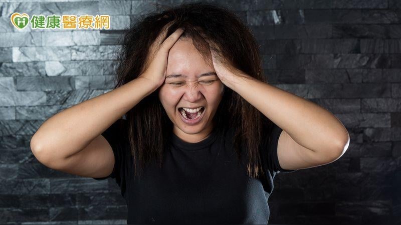 國中女生偏頭痛畏懼上學　就診揪出意想不到地雷