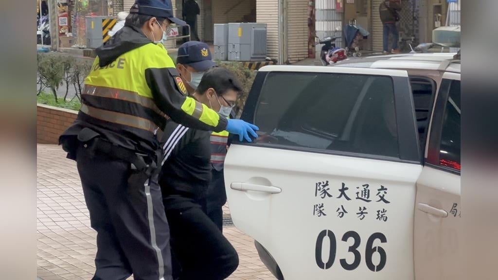 見警躲躲閃閃　警逮48歲兩地檢署毒品通緝犯