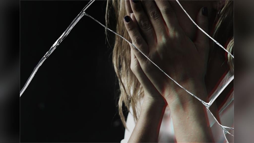 暴雨誘女師回家換衣！竟壓上床「硬插兩次」　噁保全喊：連老天都在幫我