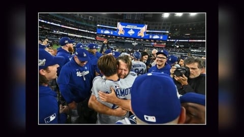 MLB(影)／「史上最暖擁抱」！柯蕭緊抱山本由伸　球迷：可以出相片海報嗎