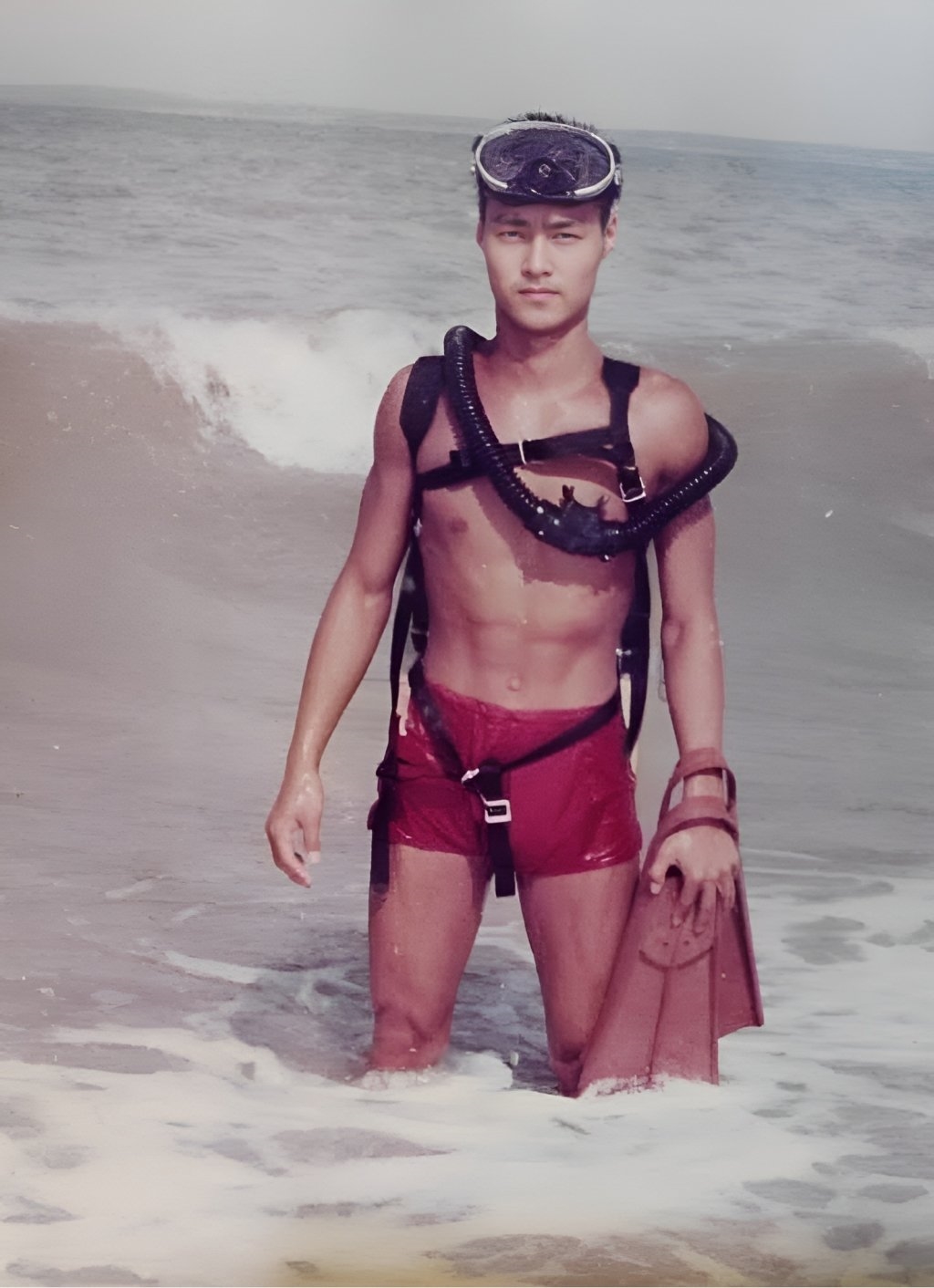 戲劇硬漢王中皇脫了!《姊妹亮起來》大秀腹肌！公開「最強菜單」