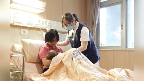 母嬰友善環境全台19醫院獲獎   有醫院出動「機器人教餵母乳」