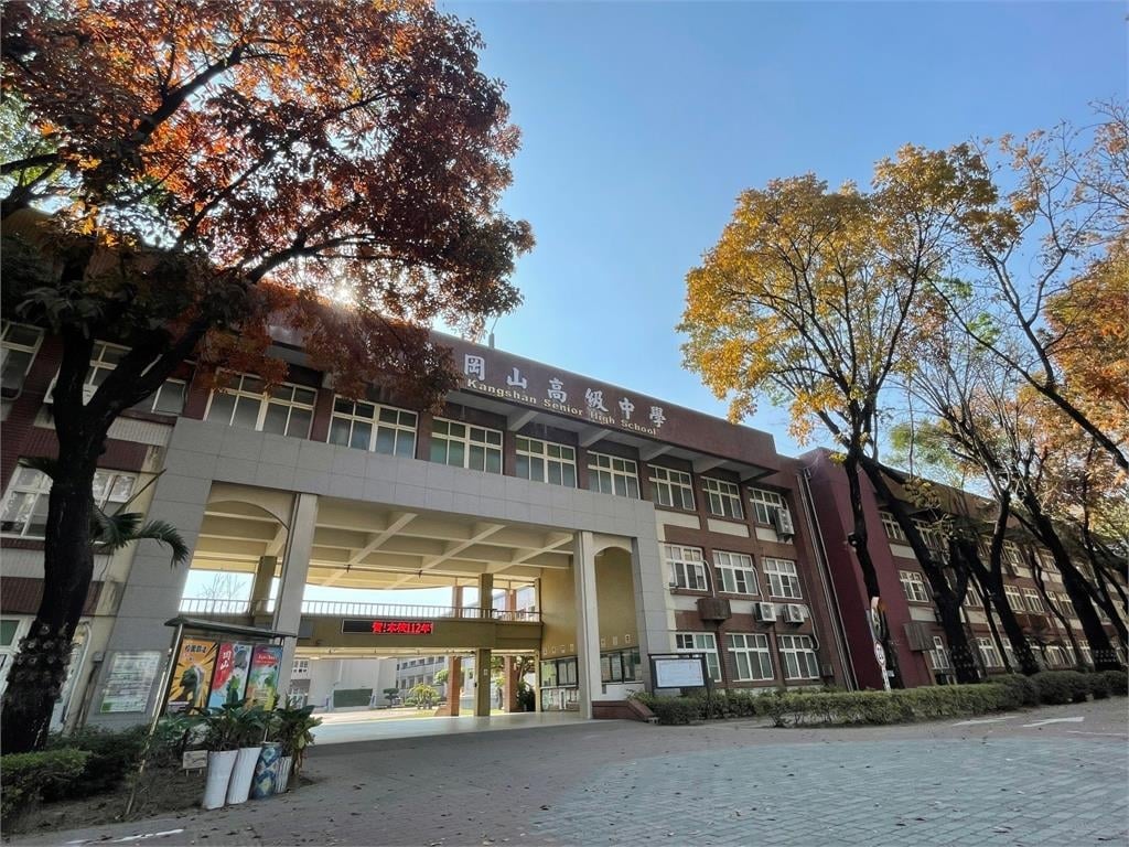 高中生考卷不寫台灣寫「中華民國」被扣分！7300人戰翻轟「單純找碴」下場曝