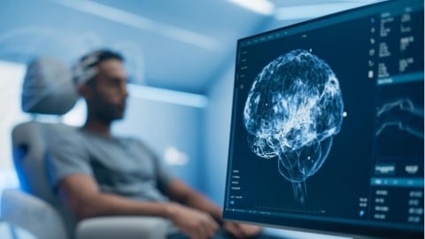 《Nature》子刊物證實:人腦將在32歲到達顛峰! 成家、退休與「4次腦神經變化」有關