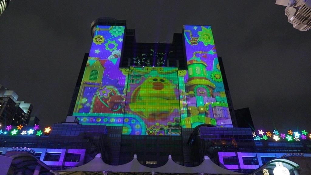 新北歡樂耶誕城人氣旺　第2支3D雷射光雕投影秀啟動