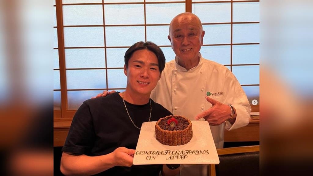 MLB(影)／「中0日」山本由伸慶祝奪世界大賽MVP　大啖米其林三星壽司