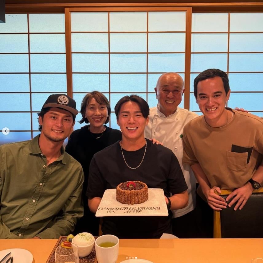 MLB(影)／「中0日」山本由伸慶祝奪世界大賽MVP　大啖米其林三星壽司達比修也