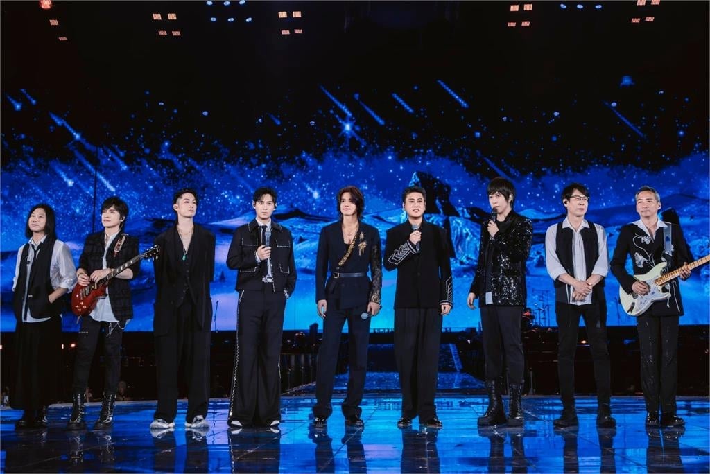 朱孝天遭「除名踢出F4」中國妻幫護航！網不忍曬「1截圖」嗆：太裝了活該