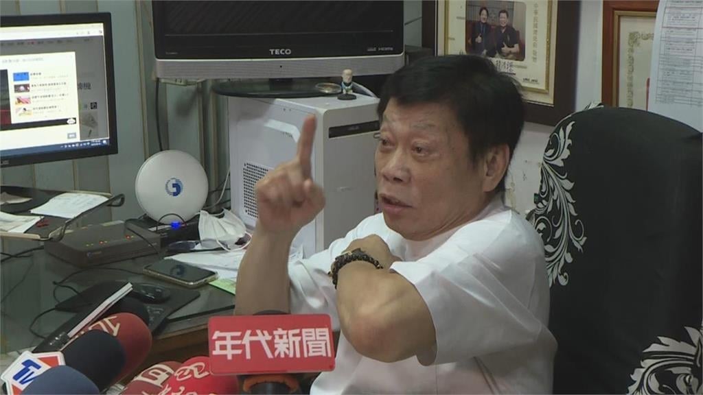 她曬藥袋照「醫生竟是高大成」!驚喊「機率有多低」網笑翻:幸好是自己找他…