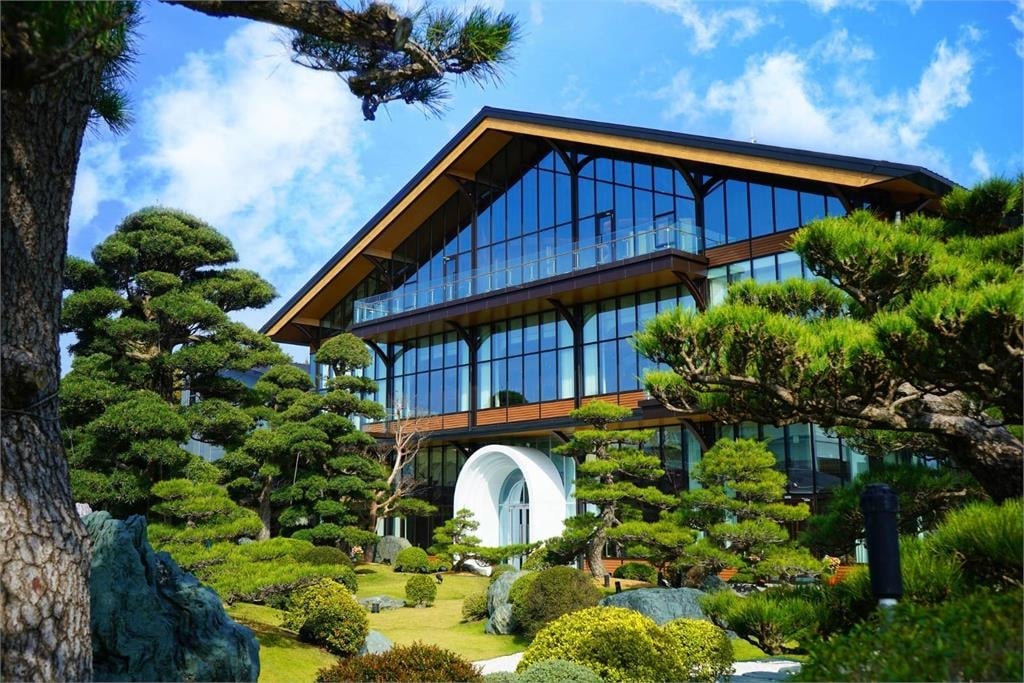 中部最大盛事「謝平安家年華」登場 啦啦隊女神「李多慧」陪你做刈包、迎歲末