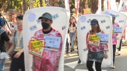 12年強制返國「移工聯盟大遊行」!上街頭遊行喊:廢藍領年限