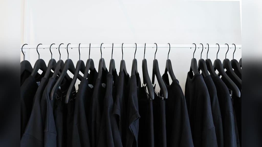 人妻吃飯1穿搭被公公狂嫌「家裡有人走才會穿」！釣一票苦主喊：長輩都不愛