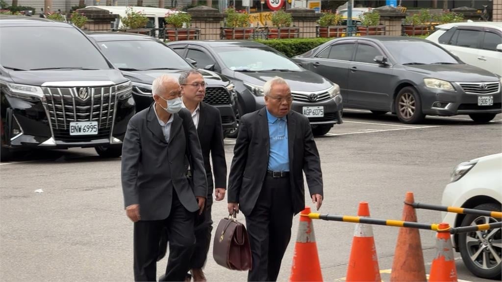 鴻海老臣戴正吳提告追6億獎勵金　郭台銘未現身作證