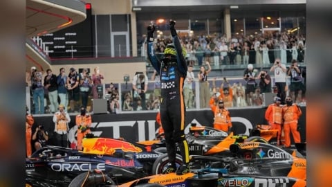 賽車(影)／粉碎紅牛維斯塔潘5連霸美夢！麥拉倫諾里斯以2分之差成F1新科世界冠軍