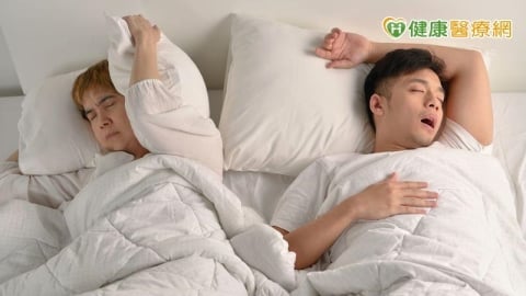 鼾聲如雷、半夜總警醒 醫:別忽略「扁桃腺肥大」
