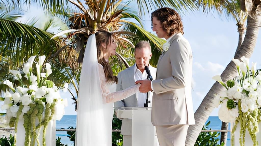 MLB(影)／「道奇強投」結婚了！隊友大谷翔平祝賀　兩人緣分竟然是「球場搭訕」