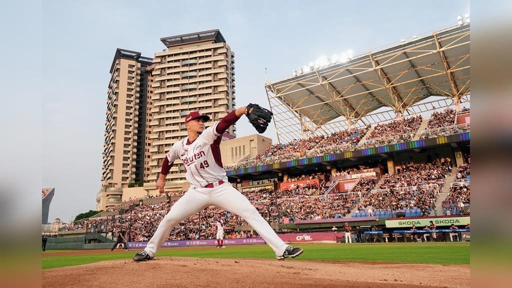 中職(影)／兩年約鎖定奪冠功臣！樂天桃猿續留MVP王牌洋投威能帝