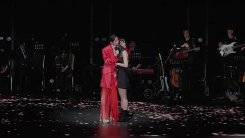 李千娜出道18年演唱會　與女兒同台　"打勾勾"大飆淚