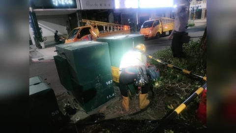 高雄新興區上週日晚間多次跳電　來都來了...民眾只好摸黑吃壽司