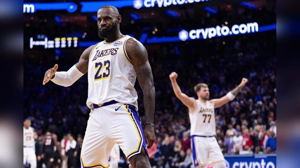 NBA(影)／「詹皇」被臭沒頭髮回敬垃圾話！還上演「Le再見抄截」殺死比賽