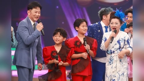 收視紅盤再加碼!《超級冰冰Show》王世堅閃電現身超轟動 白冰冰淚謝「這群人」