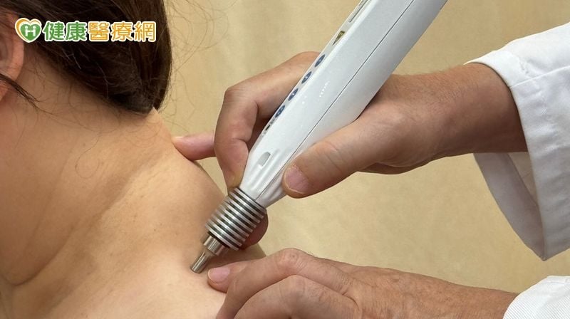 傳統針灸再進化!雷射針灸無痛解不適 怕針族也能安心治療